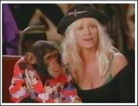 Dans la chanson  Liberian Girl , Bubbles est accompagn d'une actrice blonde ... qui est-ce ?