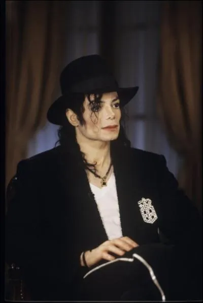 Quelles chansons chante-t-il dans  Captain Eo  ?