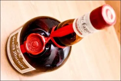 Divers :  base de quel fruit le Grand Marnier est-il produit ?
