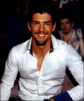 Avec qui Miguel Angel Muñoz a-t-il fait une chanson ?