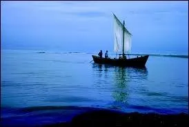 Quelle mer borde l'Iran ?