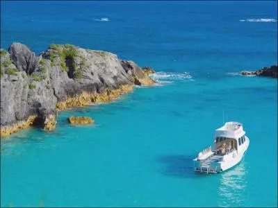 Quel pays n'est PAS baigné par la mer des Antilles ?