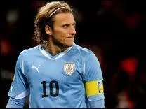 O n'a jamais jou Diego Forlan ?