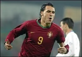 O n'a jamais jou Hugo Almeida ?