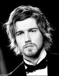 Quelle mission a rvl Julien Dor ?