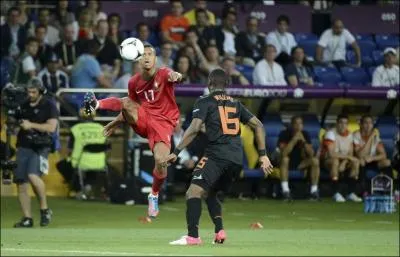 Qui est cet ailier offensif ?