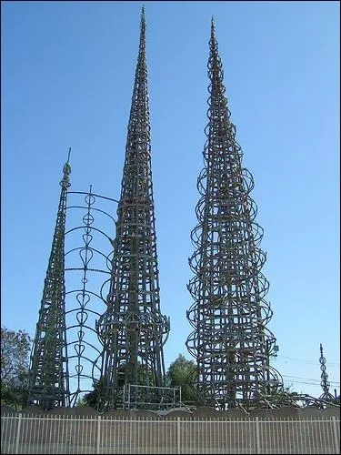 Les Watts Towers sont faites de cbles d'acier. Dans quel quartier de Los Angeles peut-on les retrouver ?