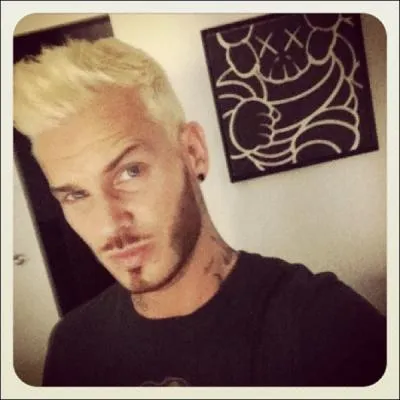 Quand M. Pokora s'est-il teint en blond ?