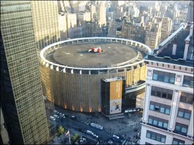 Combien d'tages possde le Madison Square Garden ?