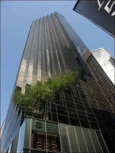 Identifiez cet difice appartenant  Donald Trump.