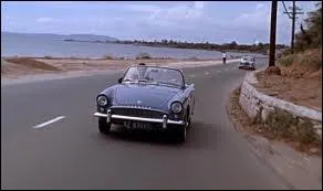 Quelle voiture James Bond conduit-il dans  James Bond 007 contre Dr No  ?