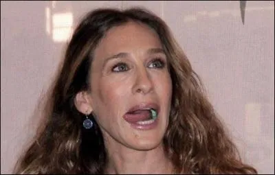 Quelle est cette star qui fait une grimace ?