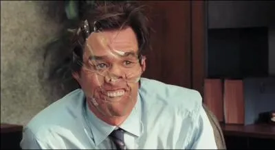 Quelle est cette star qui fait une grimace ?