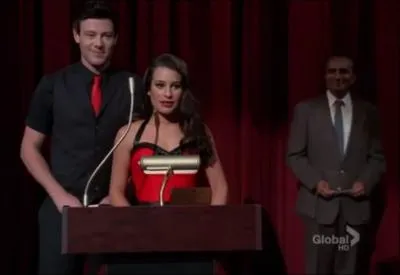 Qui recoit le prix du meilleur professeur de l'anne ?