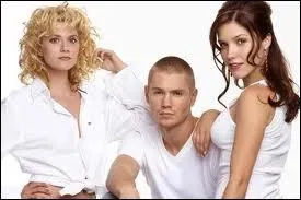 Avec qui sort Lucas dans cette saison ?