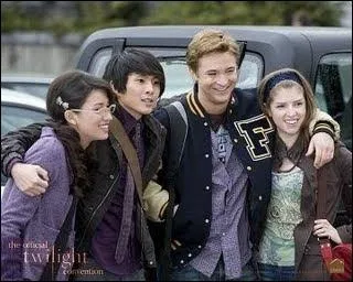 Twilight : Quels sont les amis de Bella ?