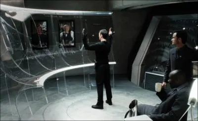 (2002) Des tres humains mutants peuvent prdire les crimes  venir grce  leur don de prescience.