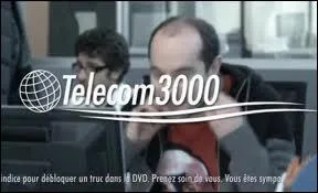 Kyan a un travail o� il passe des appels sous le nom de :