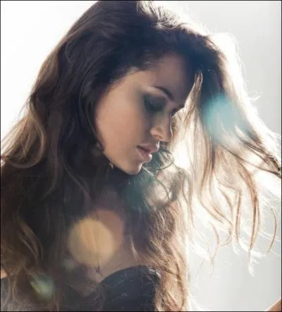 Le h�ros est amoureux de  cette fille . Quel est son pr�nom ?