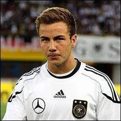 Allemand qui joue  Dortmund.