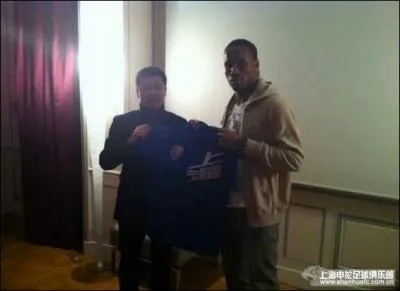 Qui est ce joueur / O a-t-il sign ?