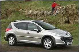 Quel nom prend la Peugeot 207 SW lorsqu'elle se transforme en 4X4 ?