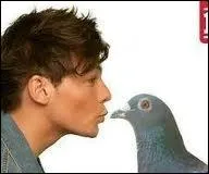 Louis a toujours rv de s'habiller en fille