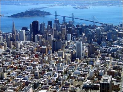San Francisco est une ville densément peuplée. Quel rang occupe-t-elle au niveau de la densité de population aux États-Unis ?
