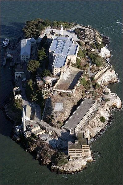 Pourquoi la prison d'Alcatraz a-t-elle ferm en 1963 ?
