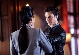 Qui rend visite  Damon ?