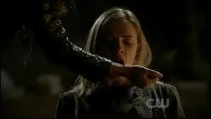 Qui est li  Elena par Bonnie ?