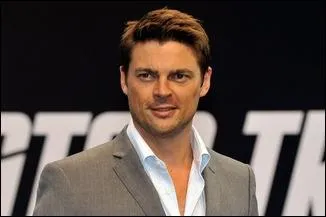 Gr�ce � quel film d'horreur obtient-il, en 2000, son premier r�le important au cin�ma ?