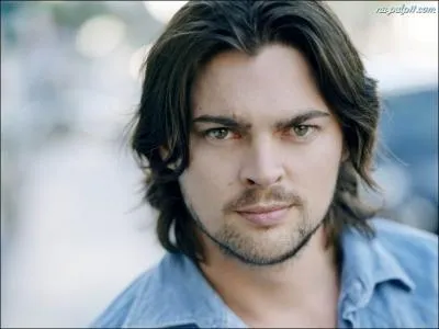 Dans quelle �cole �tudie-t-il ?