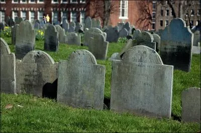 Qu'est-ce qui est faux sur le cimeti�re �Granary Burying Ground� ?