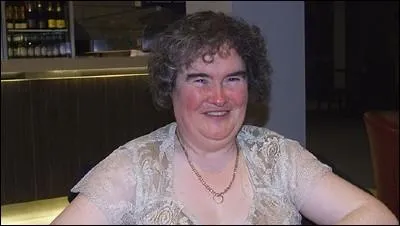 Tout comme nous, la Grande-Bretagne recherche de nouveaux talents, pourtant quand elle a prtendu s'inspirer d'Elaine Page, tout le monde s'est moqu d'elle, alors elle leur a clou le bec !