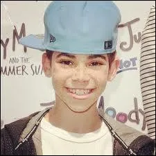 Comment s'appelle sa chienne ?