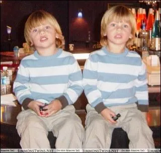 Quels jumeaux jouent le rle de Wyatt Matthews Halliwell ?