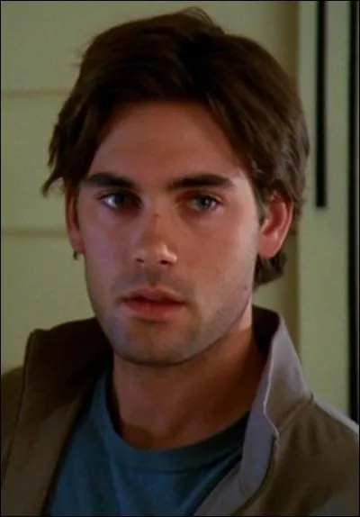 Qui est Chris Perry ?