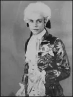 Dans quelles pièces de théâtre à Broadway, Mark Hamill a-t-il eu les rôles titres ?