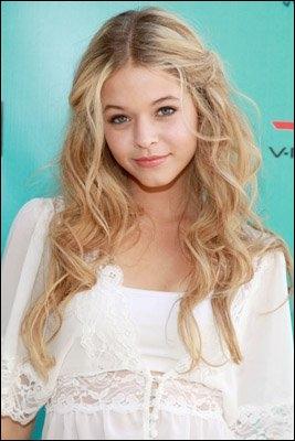 Quel personnage Sasha Pieterse a jou dans le film   Le Geek Charmant   ?