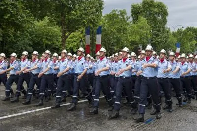 Comment s'appelle la protectrice des pompiers ?