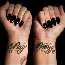 A qui appartient ce tatouage ?