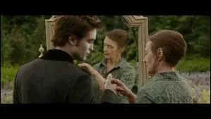 Quelle est la fonction du cadeau que Jacob offre  Bella ?