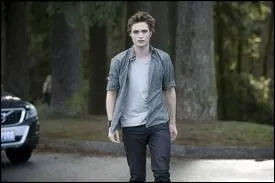 Qu'arrive-t-il  Bella lors de la fte d'anniversaire organise par Alice ?