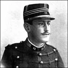 Ce défenseur d'Alfred Dreyfus fut transféré en 1908 au Panthéon. Après la séparation de l'Église et de l'État en 1905, c'était un geste fort du gouvernement ! Quel est cet homme ?