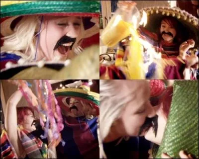 Le soir, les filles font une soire... .