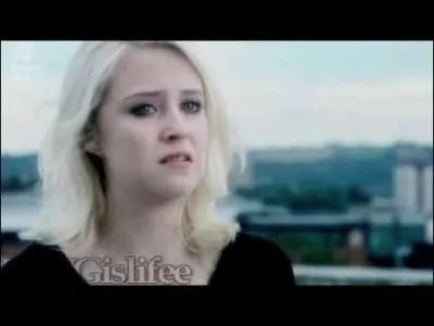 Que dcouvre Emily sur le toit du club ?