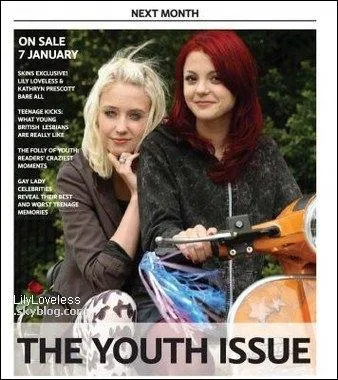 De quelle couleur est le casque de Naomie ?