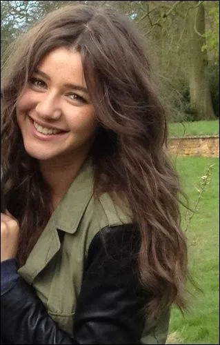 Quel membre est actuellement en couple avec cette fille ?