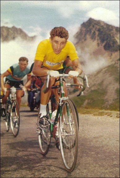 Jacques Anquetil fut un grand champion cycliste des annes 50 et 60. Deux fois vainqueur du Giro et une fois de la Vuelta, il participa huit fois au Tour de France qu'il remporta :